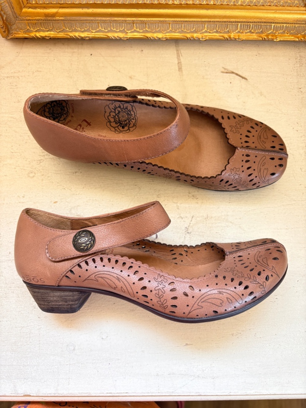 Taos Footwear Shoes Tango Mary Jane Wedge Brown Leather size 7 laser cut comfort